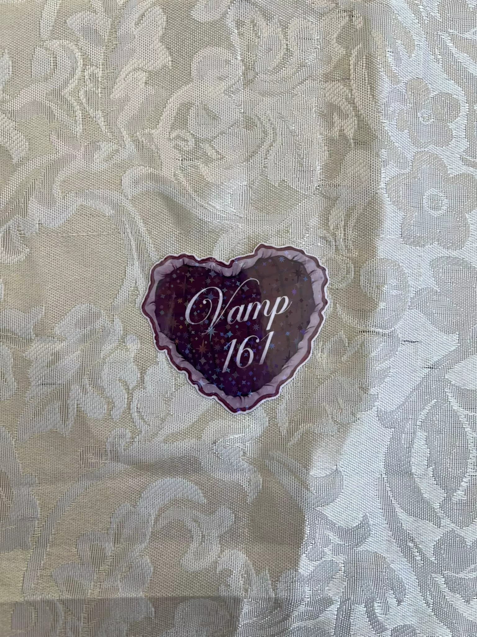 sticker holographique vamp